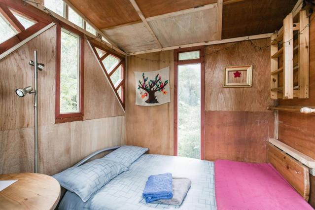 Отель The Treehut At The Rabbithole, Upper Hutt Akatarawa Экстерьер фото
